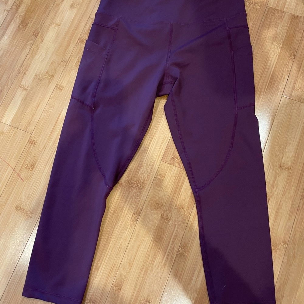 Zyia active purple Capri leggings